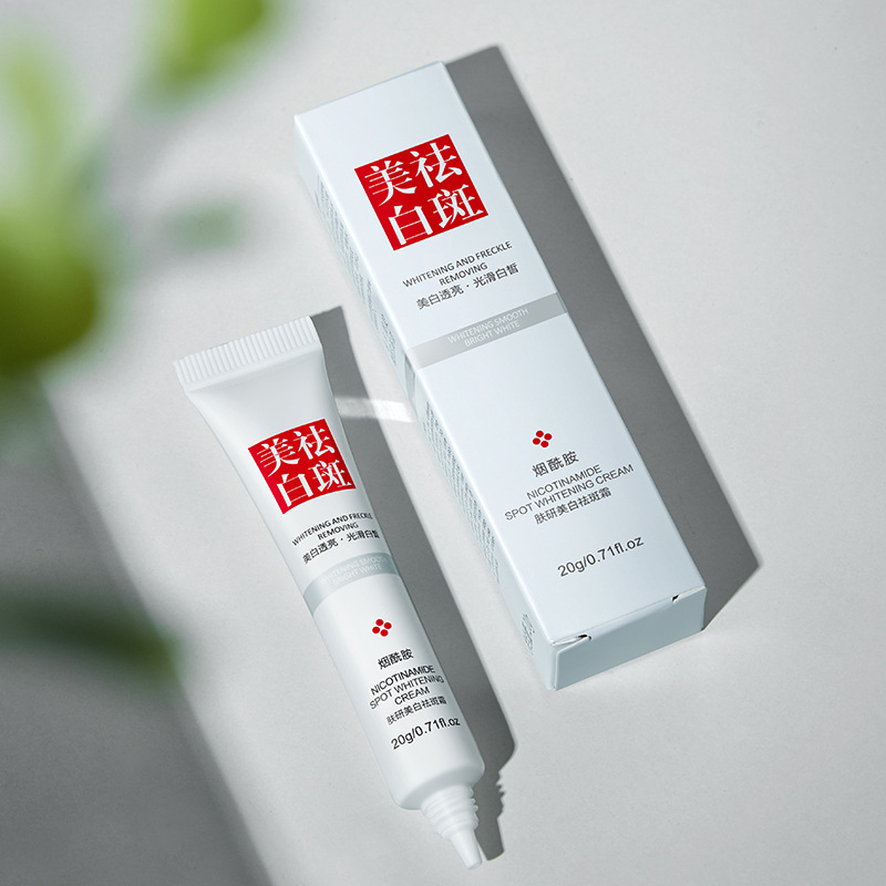 Fade and Improve Freckles Blac - огляд і ціна Skincare Olay